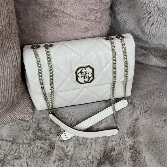 GUESS Dilla Quilted Logo - Picture 5 of 16